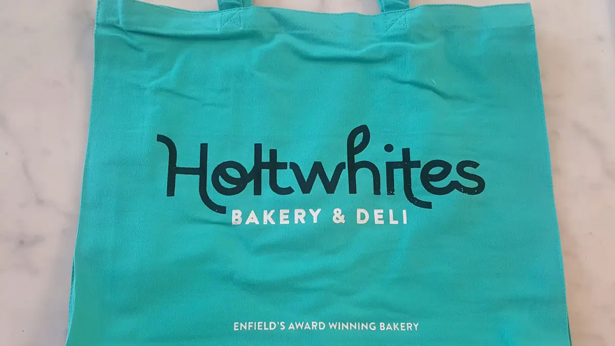 Holtwhites Bakery & Deli – bakery in Palmers Green, London